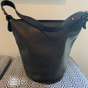 USED, VINTAGE CLASSIC COACH BLACK Large Bucket BAG